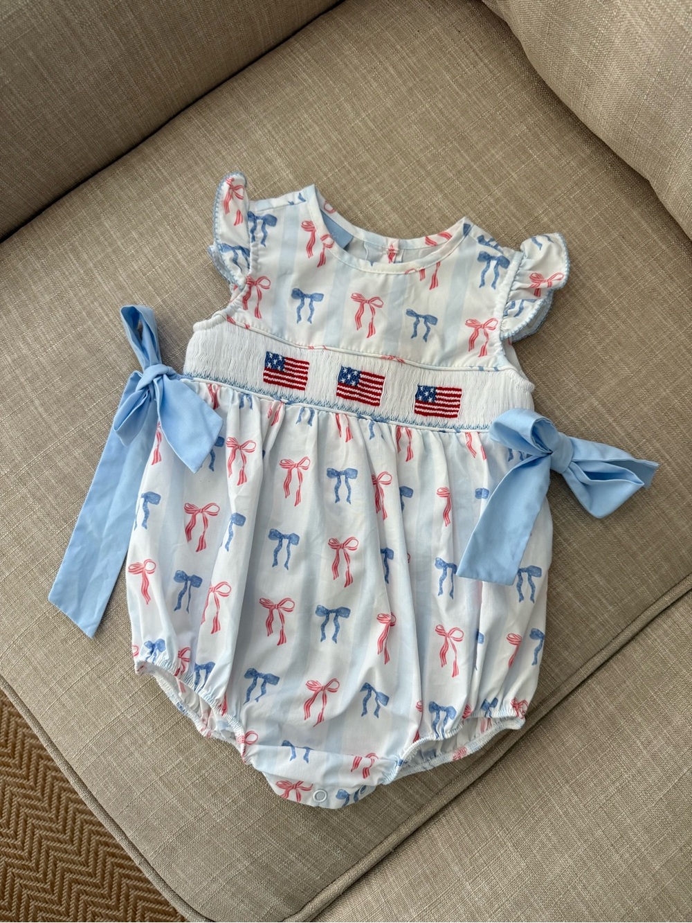 Classic Whimsy Smocked Flag Bubble